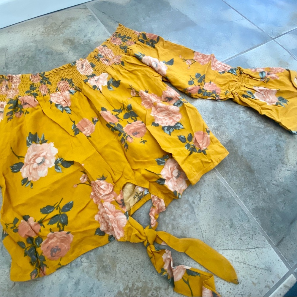 Yellow Floral Off The Shoulder Long Sleeve Blouse w/ Tie Front NWOT, Size Large